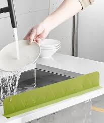 Premium Silicone Sink Water Splash Guard – Flexible Anti-Splash Barrier & Kitchen Sink Protector