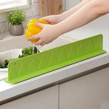 Premium Silicone Sink Water Splash Guard – Flexible Anti-Splash Barrier & Kitchen Sink Protector